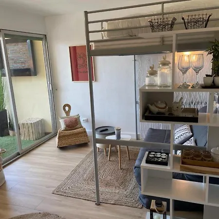 4 Personnes Avec Terrasse A 300m De La - Fr-1-309-372 Apartment