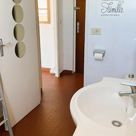 4 Personnes Avec Terrasse A 300m De La - Fr-1-309-372