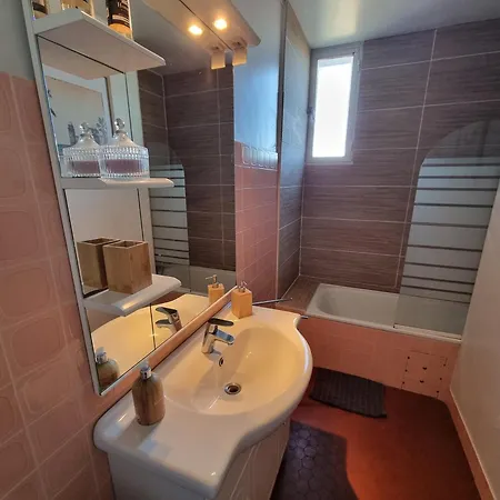 4 Personnes Avec Terrasse A 300m De La - Fr-1-309-372 Lejlighed Collioure